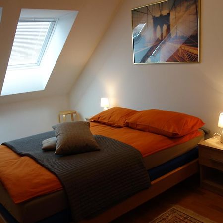 Apartment Beks Постойна Екстериор снимка