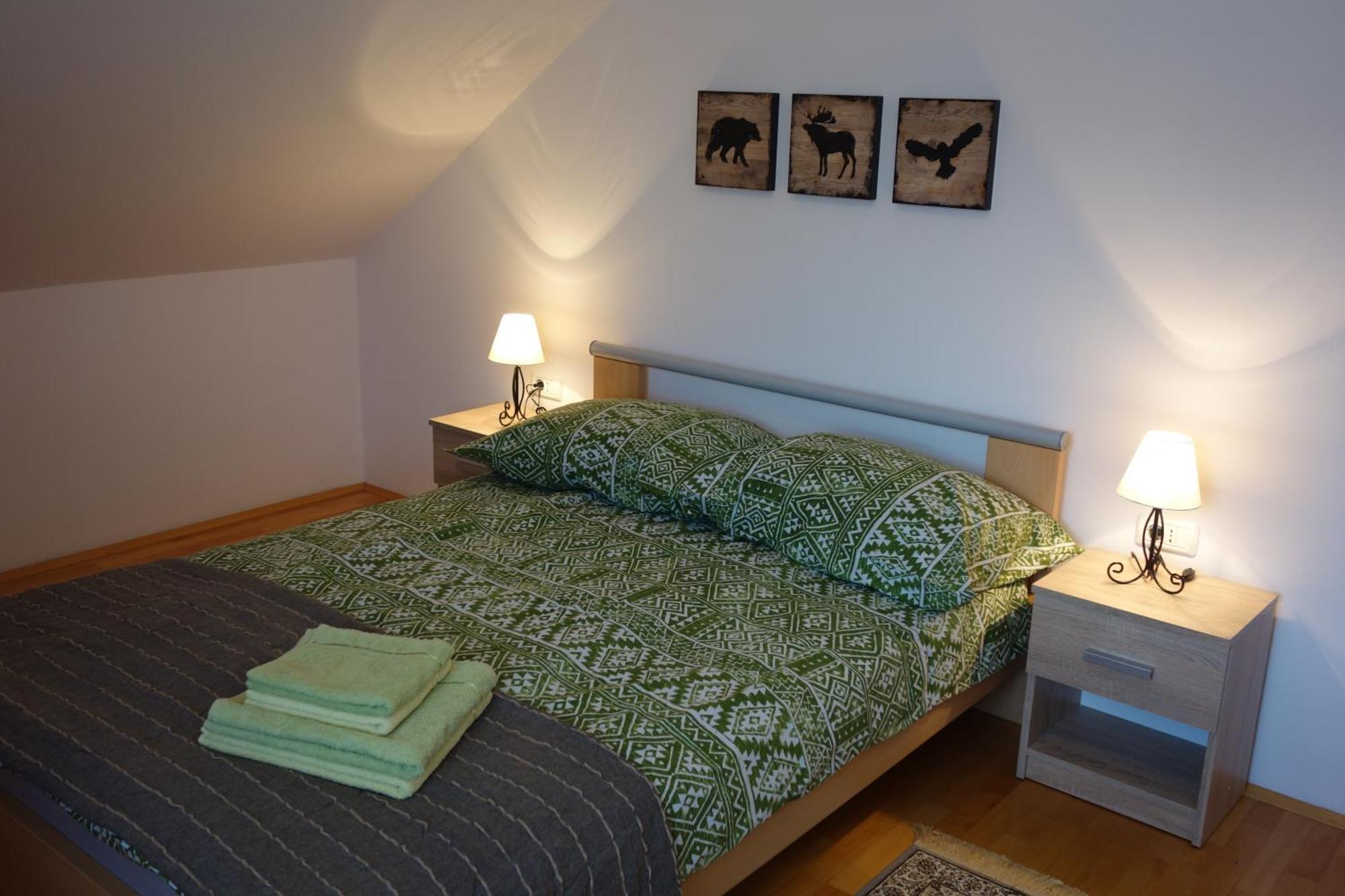 Apartment Beks Постойна Екстериор снимка