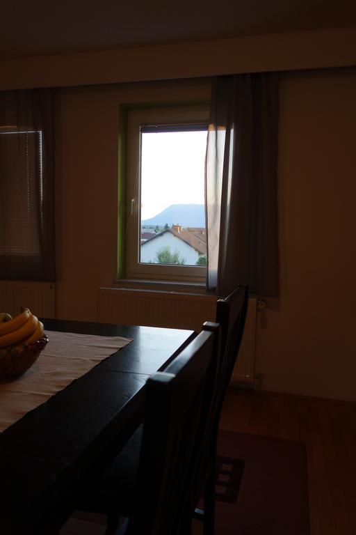 Apartment Beks Постойна Екстериор снимка