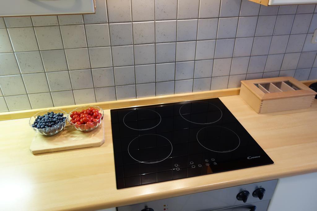 Apartment Beks Постойна Екстериор снимка