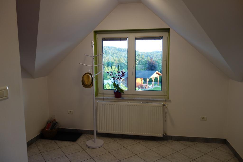 Apartment Beks Постойна Екстериор снимка