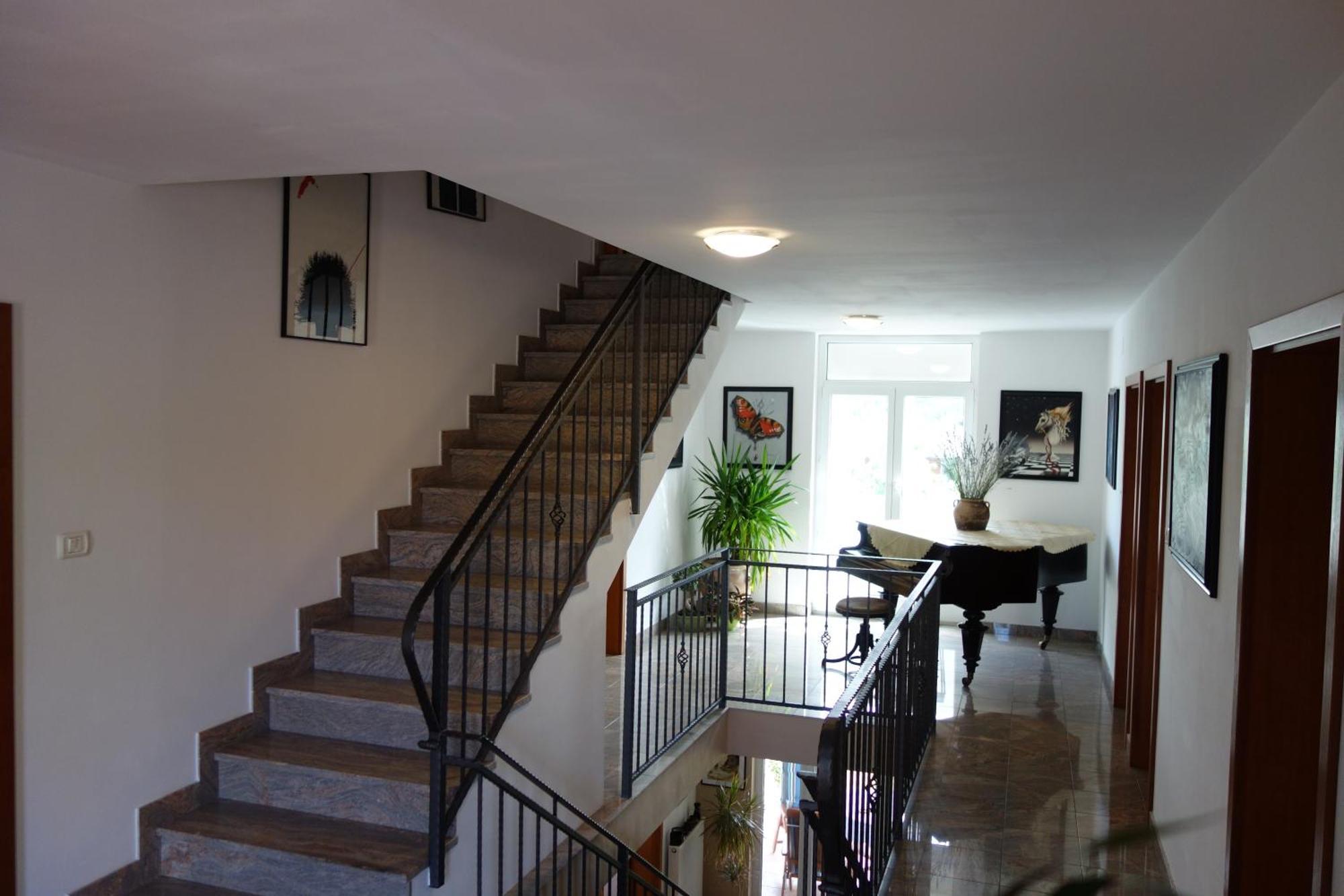 Apartment Beks Постойна Екстериор снимка