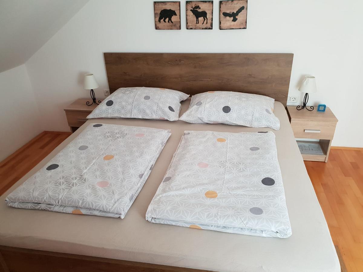 Apartment Beks Постойна Екстериор снимка