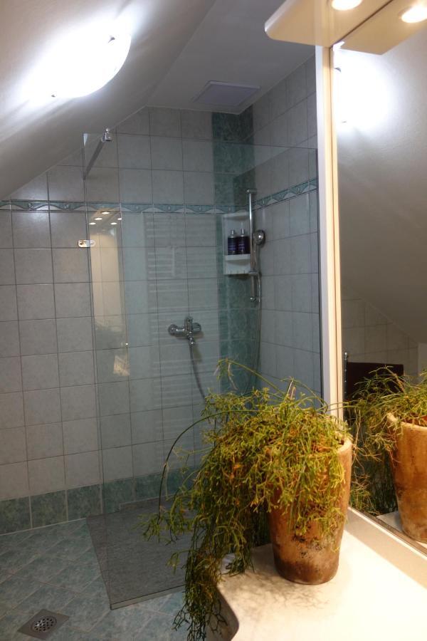 Apartment Beks Постойна Екстериор снимка
