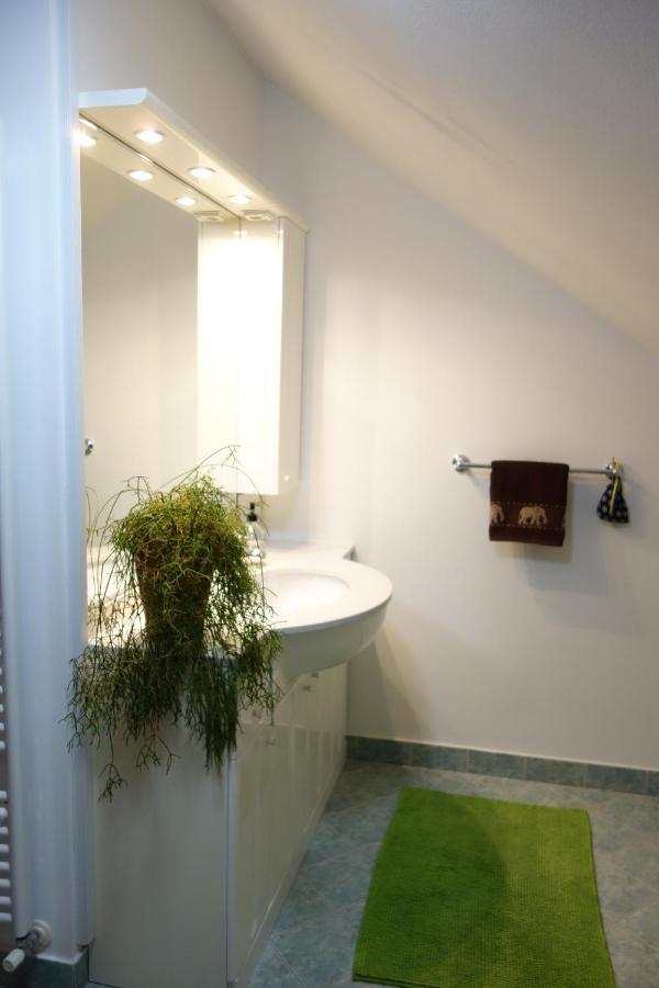 Apartment Beks Постойна Екстериор снимка