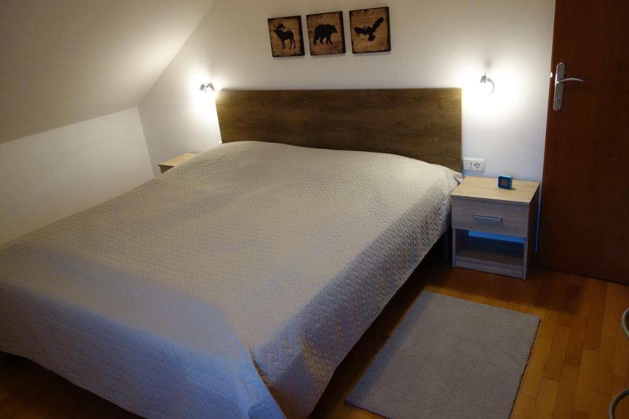 Apartment Beks Постойна Екстериор снимка